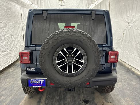 Used 2025 Jeep Wrangler Unlimited Rubicon AWD/4WD image 9