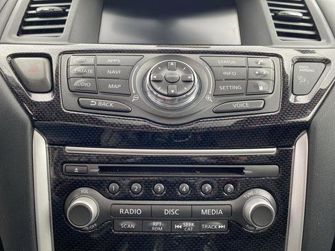 Used 2019 Nissan Pathfinder SL AWD/4WD image 18