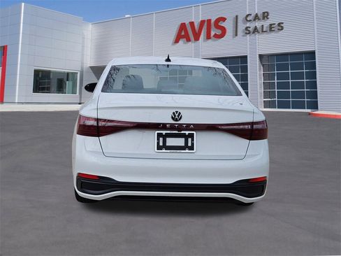 Used 2025 Volkswagen Jetta Sport image 5