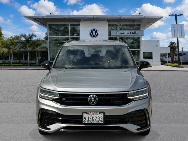 Certified 2023 Volkswagen Tiguan SE R-Line FWD image 2
