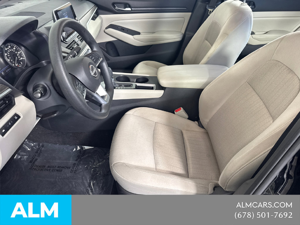 Used 2025 Nissan Altima 2.5 SV FWD image 11
