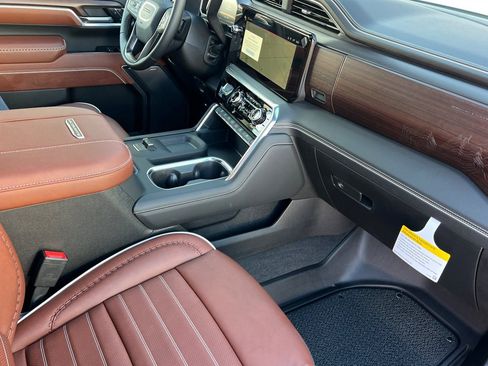 New 2026 GMC Sierra 3500 Denali Ultimate w/ LPO, Black Badging Package image 14