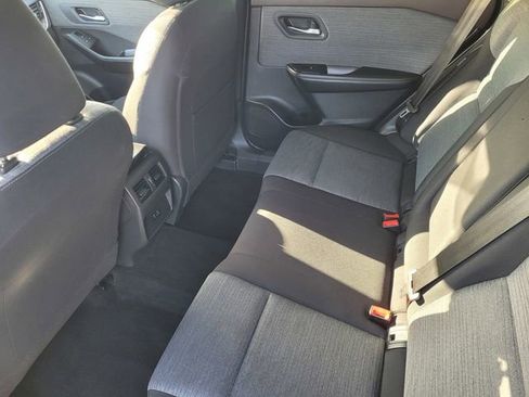Used 2023 Nissan Rogue SV FWD image 9