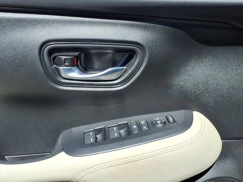 Certified 2023 Honda HR-V LX image 13