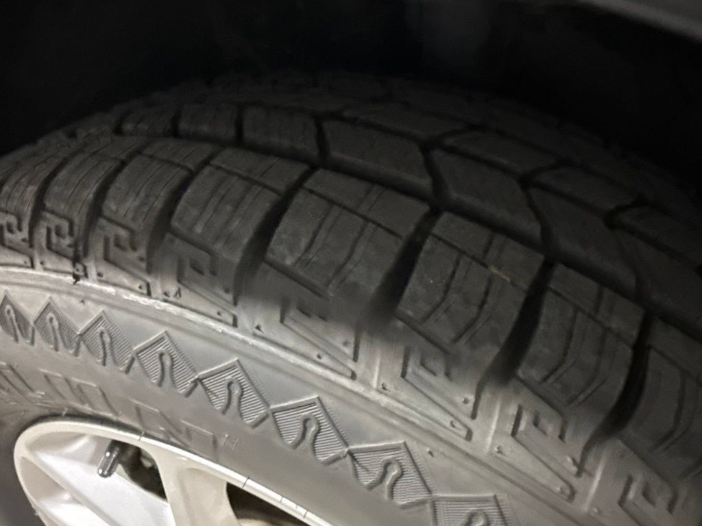 Used 2023 Chrysler Pacifica Touring-L FWD image 38