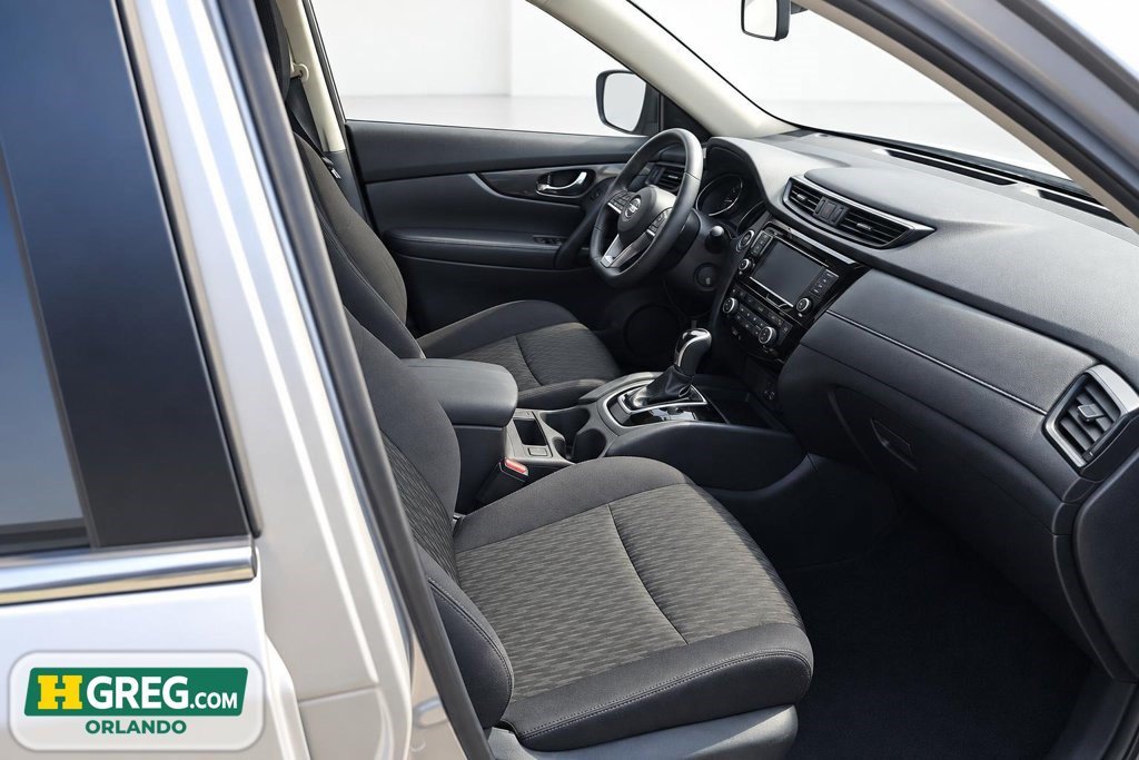Used 2020 Nissan Rogue SV FWD image 11
