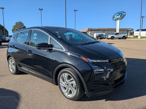 Used 2023 Chevrolet Bolt LT w/ Driver Confidence Package FWD image 3