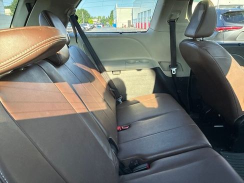 Used 2018 Toyota Sienna Limited Premium AWD/4WD image 29