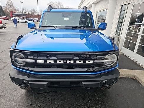 Used 2024 Ford Bronco Outer Banks image 3