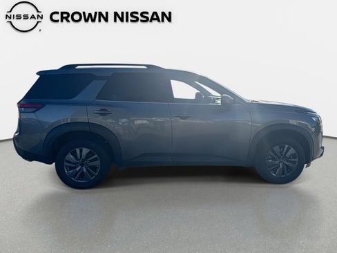 Certified 2024 Nissan Pathfinder SV image 9
