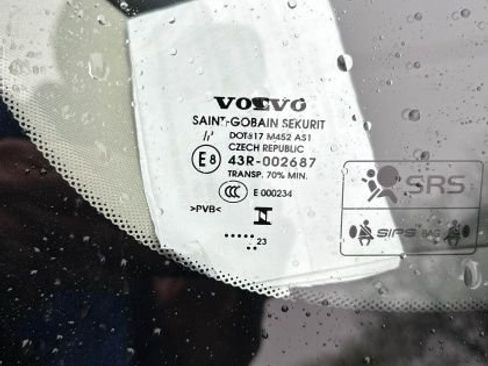 Certified 2023 Volvo XC60 B5 Plus AWD/4WD image 24