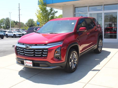 New 2026 Chevrolet Equinox LT w/ Convenience Package II AWD/4WD image 7