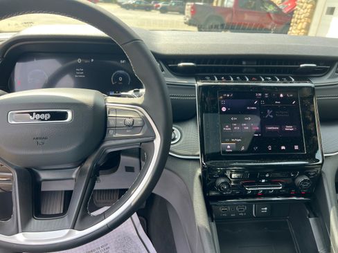 New 2026 Jeep Grand Cherokee L 4WD image 14