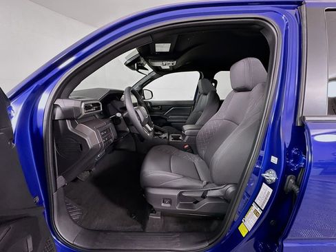 Used 2025 Toyota Tacoma SR5 image 21