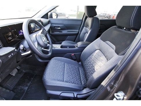 New 2026 Nissan Kicks SV w/ SV Premium Package image 6