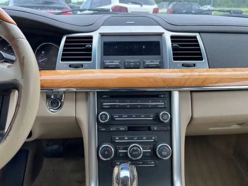 Used 2011 Lincoln MKS image 19