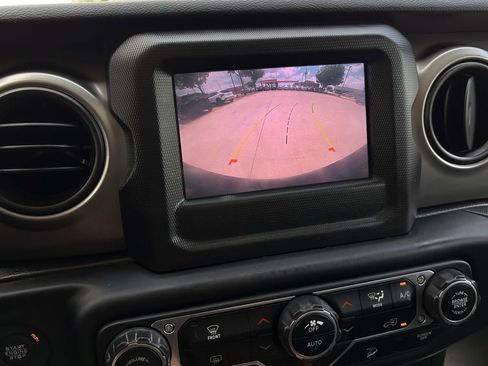 Used 2021 Jeep Wrangler Unlimited Sport image 19