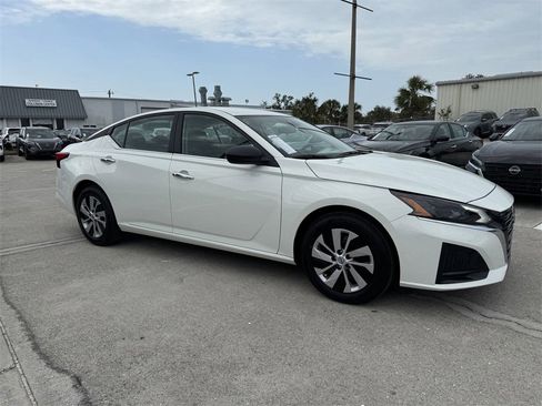 New 2025 Nissan Altima 2.5 S image 2