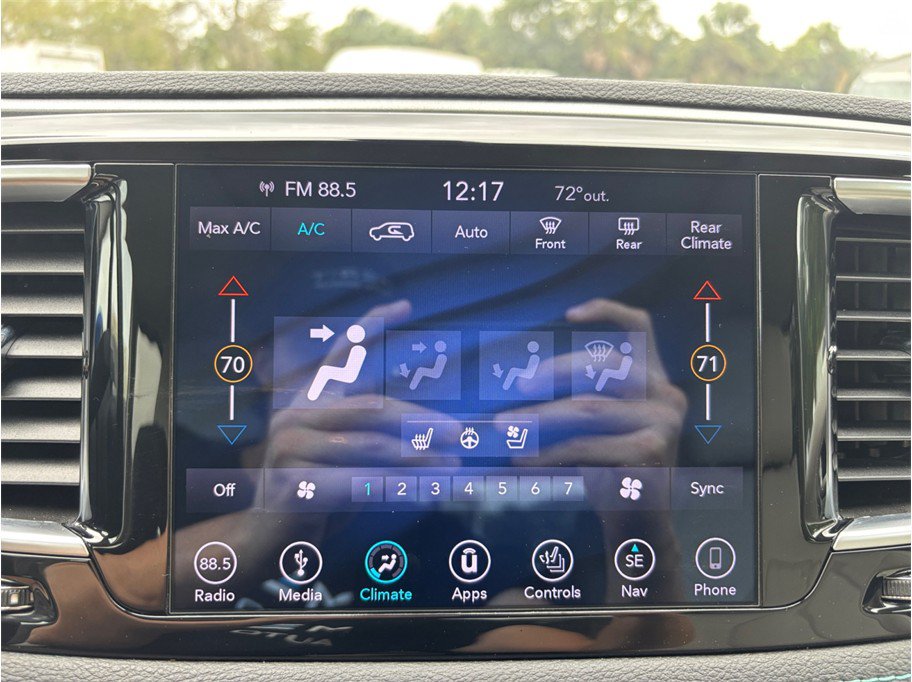 Used 2018 Chrysler Pacifica Limited FWD image 28