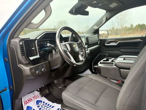 Used 2022 Chevrolet Silverado 1500 LT AWD/4WD image 12