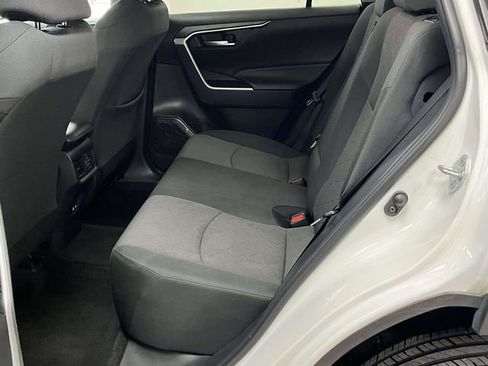Used 2023 Toyota RAV4 XLE AWD/4WD image 17