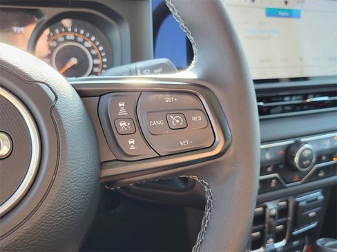 Used 2025 Jeep Gladiator Rubicon w/ Convenience Group image 22