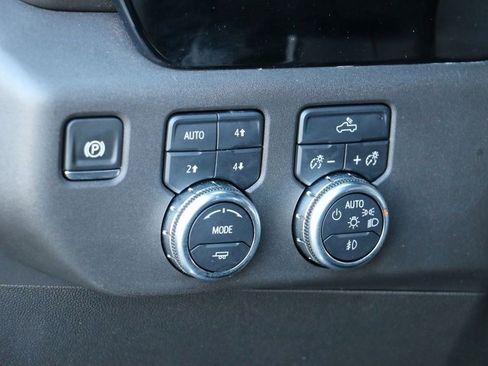 Used 2024 GMC Sierra 1500 Elevation image 21