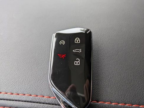 Certified 2025 Volkswagen Atlas Peak Edition SE image 33