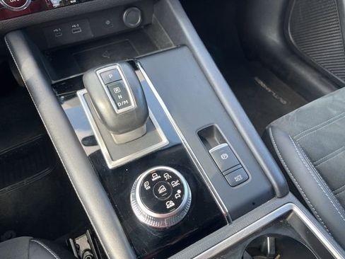 Used 2024 Mitsubishi Outlander SE Black Edition image 27