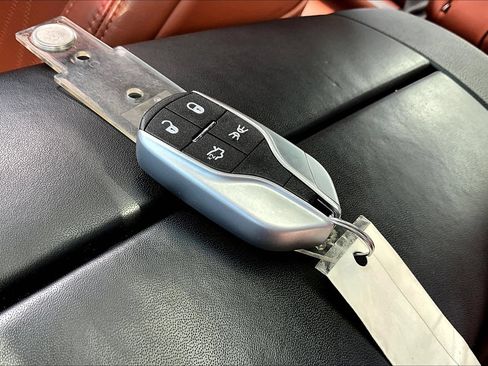 Used 2023 Maserati Ghibli Modena Q4 AWD/4WD image 36