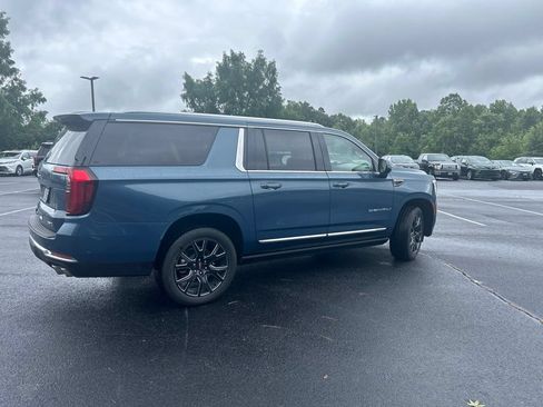 Used 2025 GMC Yukon XL Denali w/ Sun & Power Step Package AWD/4WD image 3