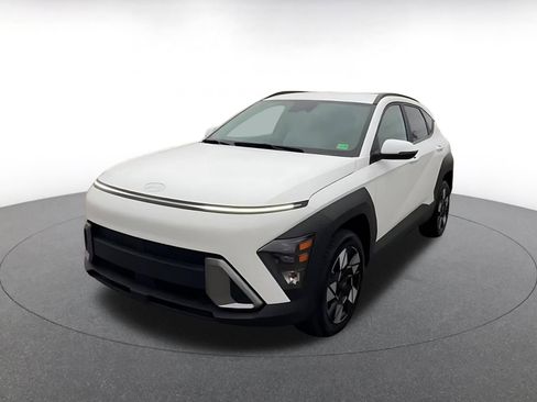 Used 2025 Hyundai Kona SEL image 7