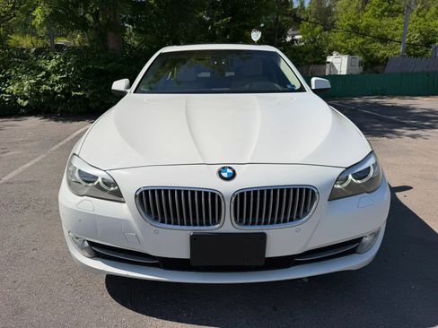 Used 2011 BMW 550i xDrive Sedan AWD/4WD image 2