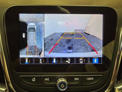 Used 2024 Chevrolet Equinox LT image 19