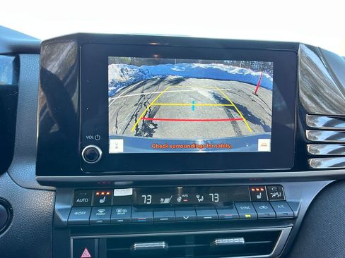 Used 2025 Toyota Camry LE w/ Convenience Package image 20