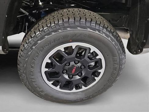 New 2025 Toyota Tacoma TRD Off-Road image 10