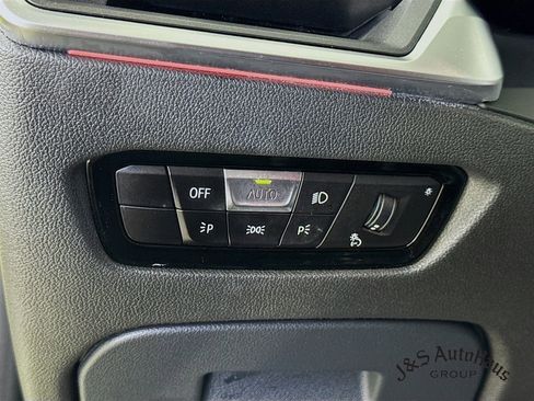 Used 2021 BMW M4 Competition w/ M Carbon Exterior Package image 10