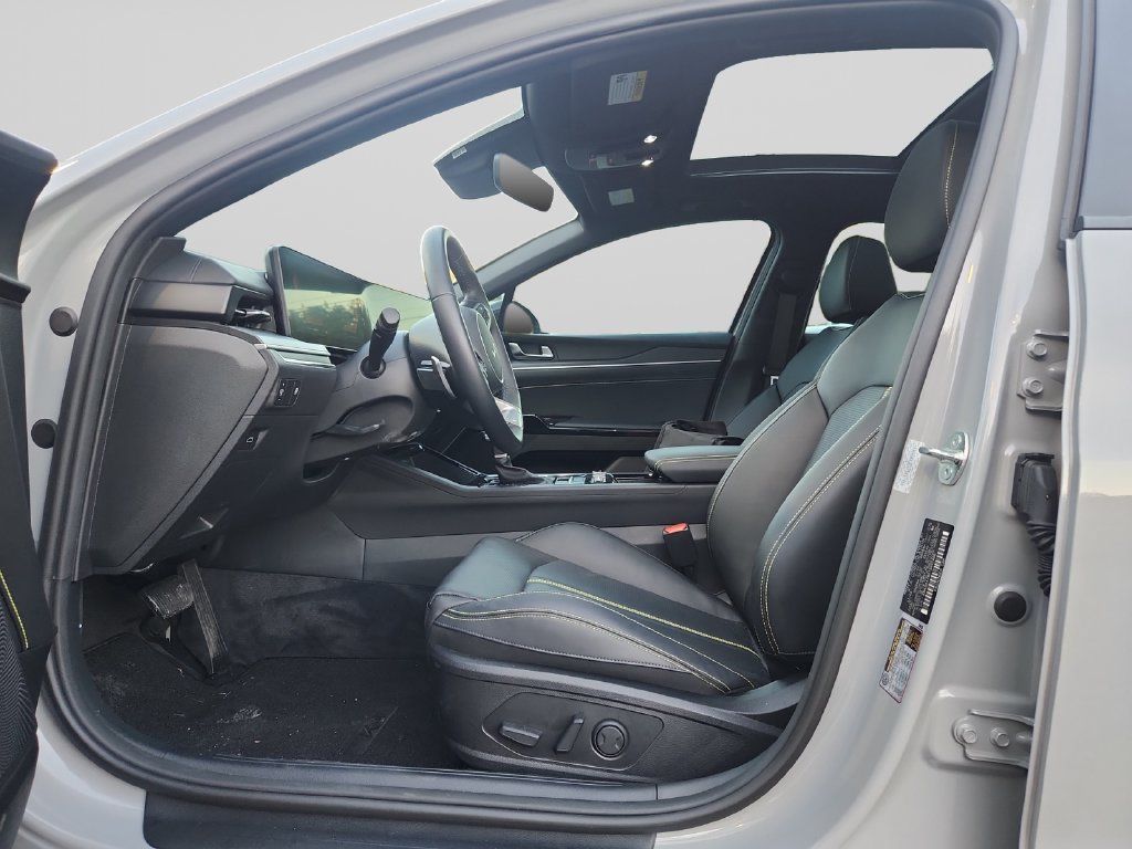 Certified 2026 Kia K5 GT FWD image 9