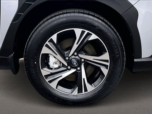 Used 2024 Subaru Crosstrek 2.0i Premium w/ Crosstrek Mirror Package image 34