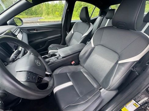 Used 2025 Toyota Camry SE FWD image 10