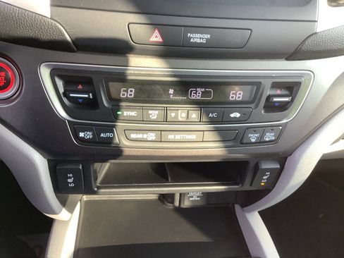 Used 2018 Honda Ridgeline RTL image 18