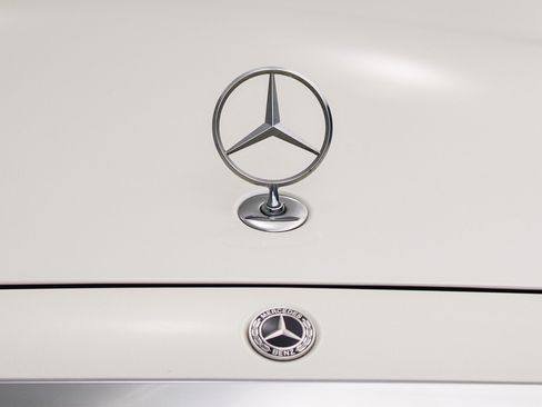 Used 2022 Mercedes-Benz S 500 4MATIC w/ AMG Line Package image 10