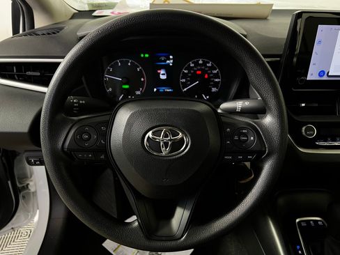 Used 2025 Toyota Corolla LE image 9