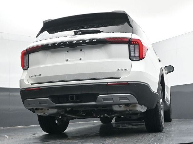 Used 2025 Ford Explorer Active w/ Active Comfort Package AWD/4WD image 32