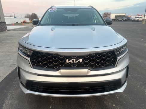 Used 2022 Kia Sorento S image 3