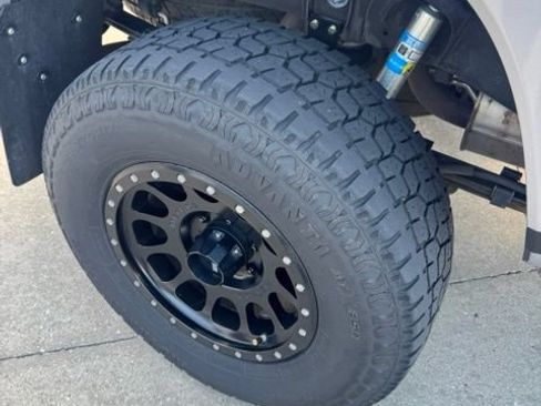 Used 2019 Toyota Tacoma TRD Sport AWD/4WD image 13