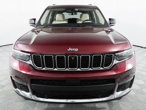 Used 2021 Jeep Grand Cherokee L Limited w/ Luxury Tech Group II image 2