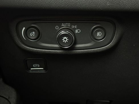 Certified 2024 GMC Terrain SLT image 30