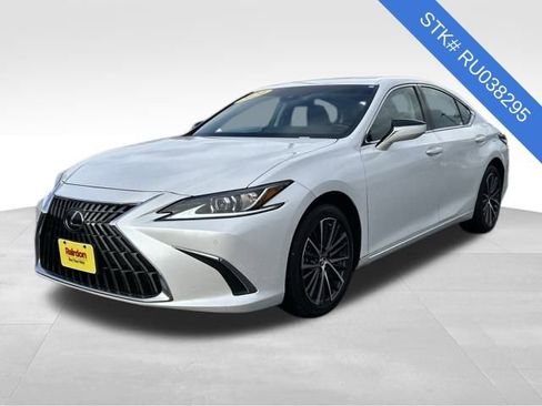 Used 2024 Lexus ES 300h w/ Premium Package image 3