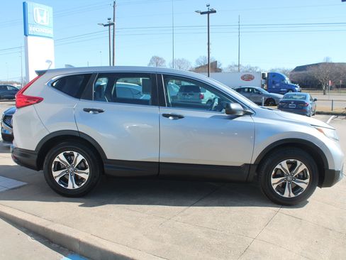 Used 2018 Honda CR-V LX image 4